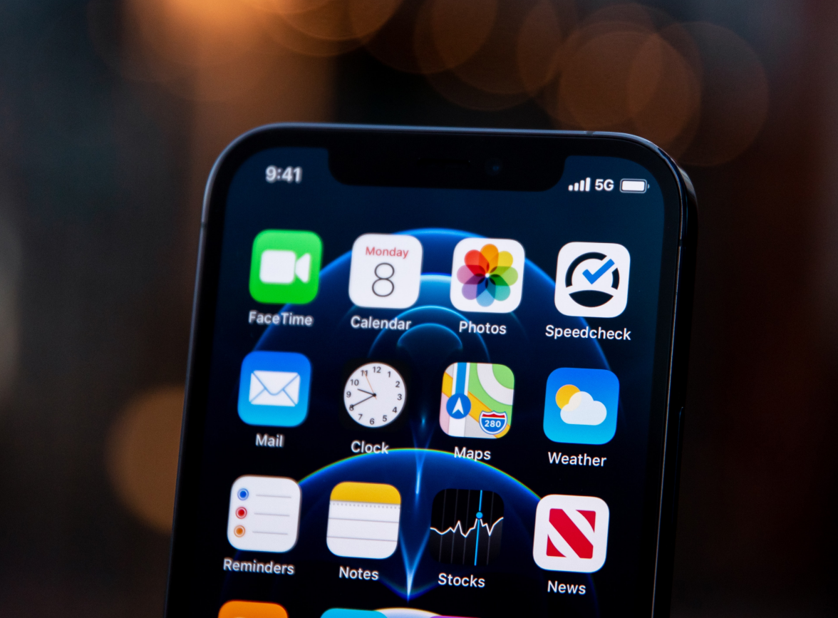 昌平苹果手机维修分享为什么 iPhone 12 在冬季会自动关机 